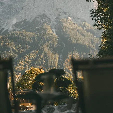 Alpi - Private & Living *