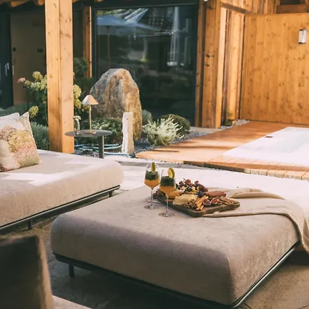 Alpi - Private & Living *